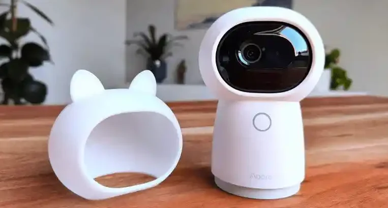 Interface Apple Home affichant une caméra HomeKit Secure Video en 4K avec résumé IA d'activité