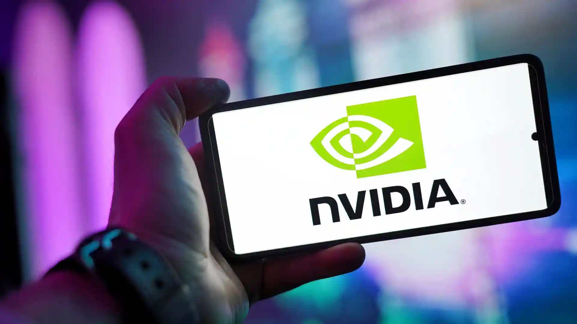 Logo Nvidia et icônes de cybersécurité illustrant le lancement de l'Open Security IA Alliance en 2026